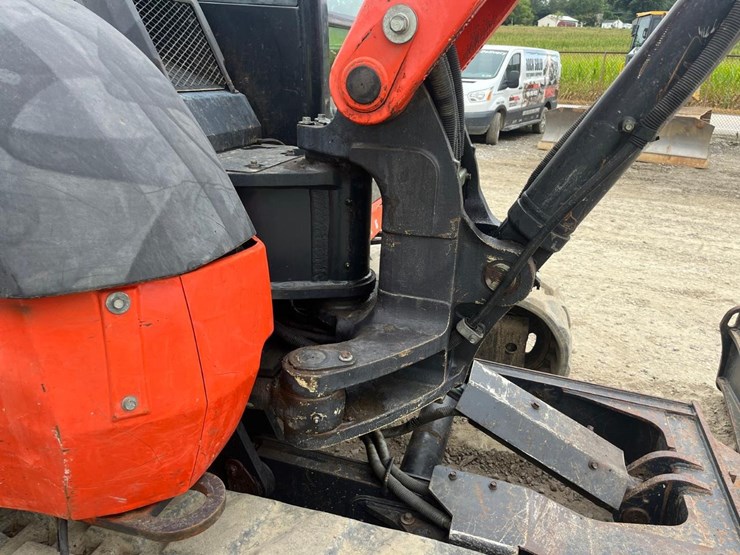 2019-kubota-kx080-image-15