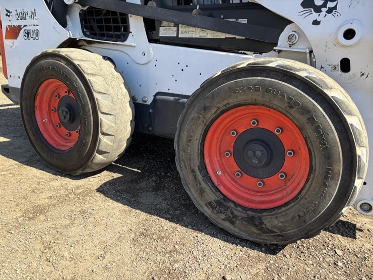 2021-bobcat-s740-image-16