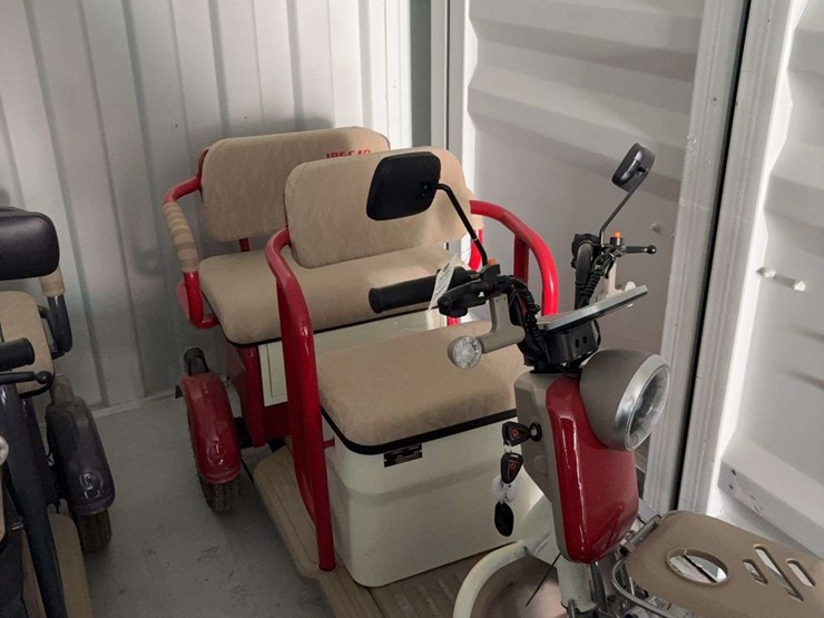 new-2025-irc40-high-end-electric-mini-golf-cart,-red-in-color,-runs-image-2