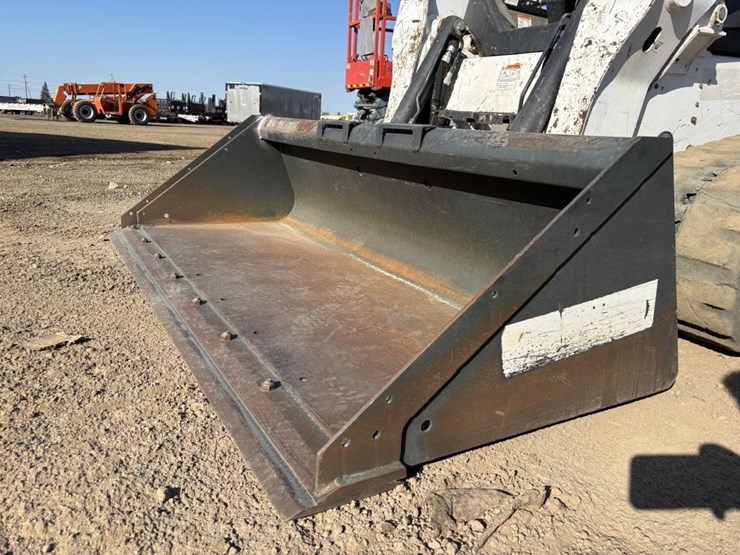2019-bobcat-t740-image-9