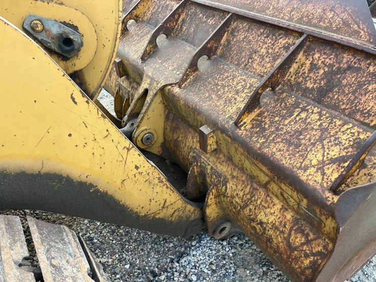 caterpillar-953-image-24