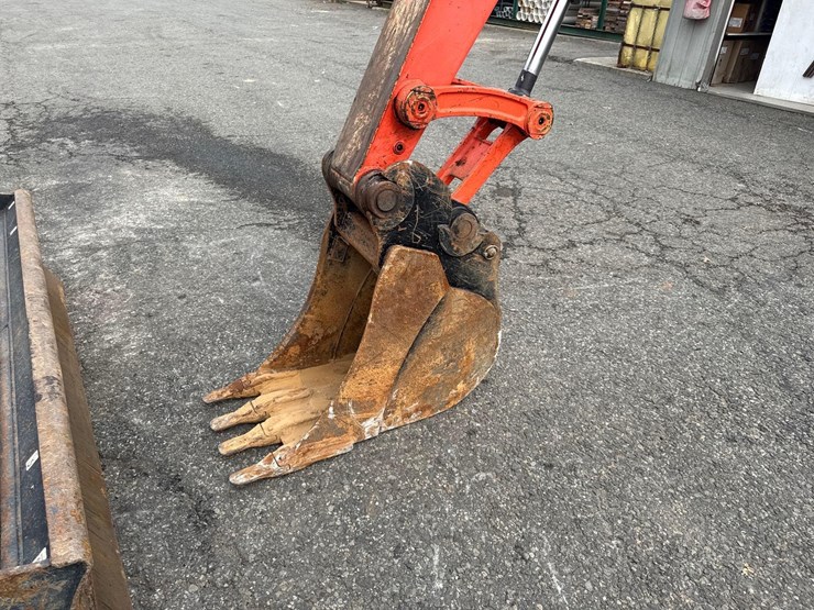 2019-kubota-kx080-image-9