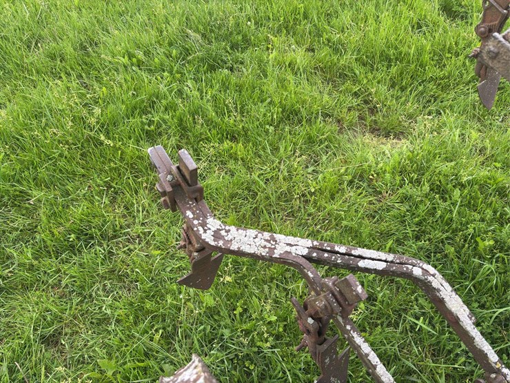 horse-drawn-cultivator-image-17