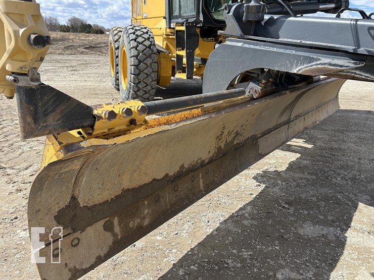 2018-deere-872gp-image-43