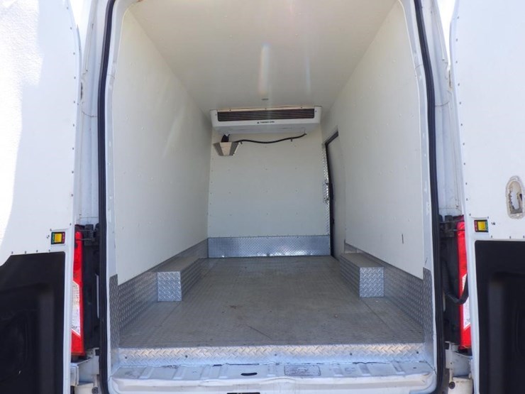 2017-ford-transit-image-8