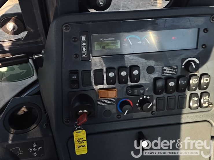 2019-deere-310l-image-82