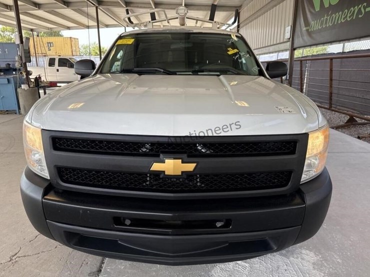 2012-chevrolet-silverado-1500-image-3
