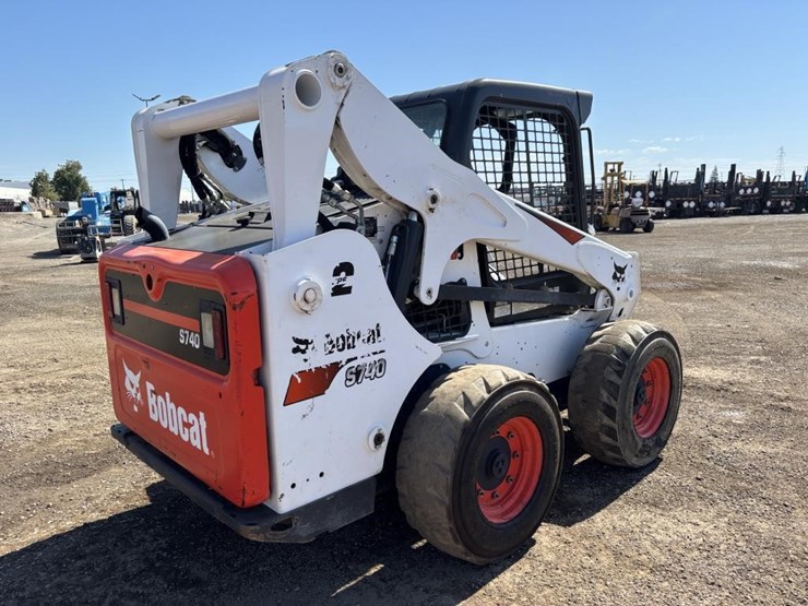 2021-bobcat-s740-image-3