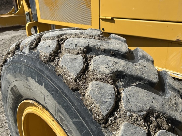 2018-deere-872gp-image-49