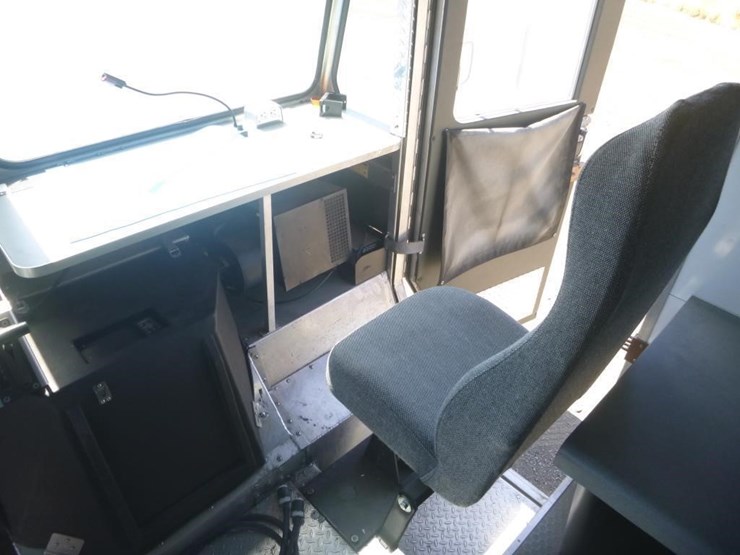 2002-utility-van-image-20