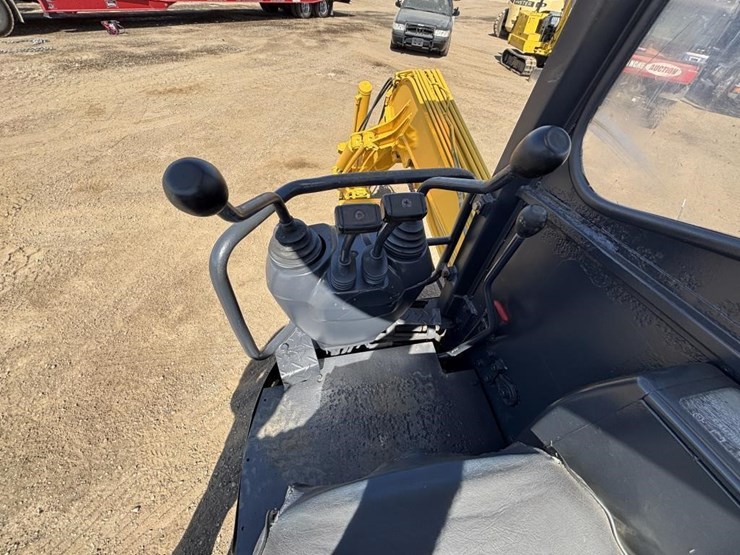 komatsu-pc12-image-18