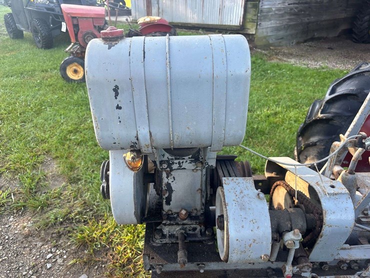 gibson-aeh-garden-tractor-image-9