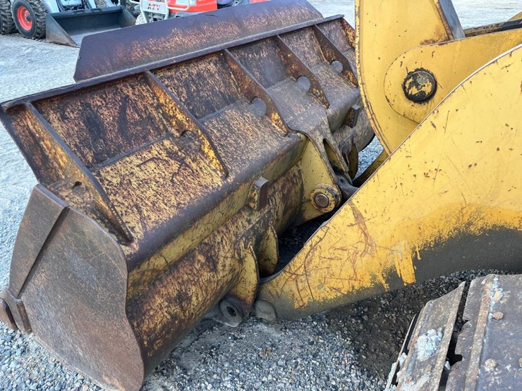 caterpillar-953-image-10
