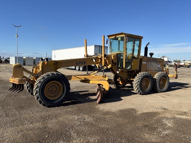 1991-deere-670b-image-1