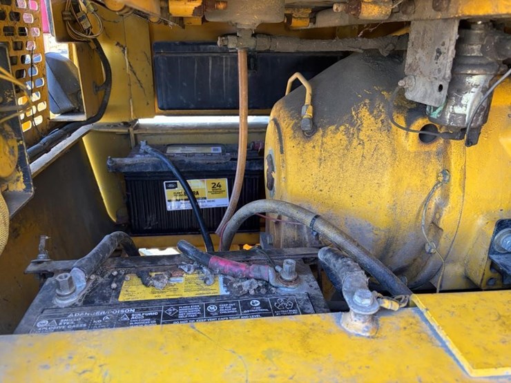 1991-deere-670b-image-58