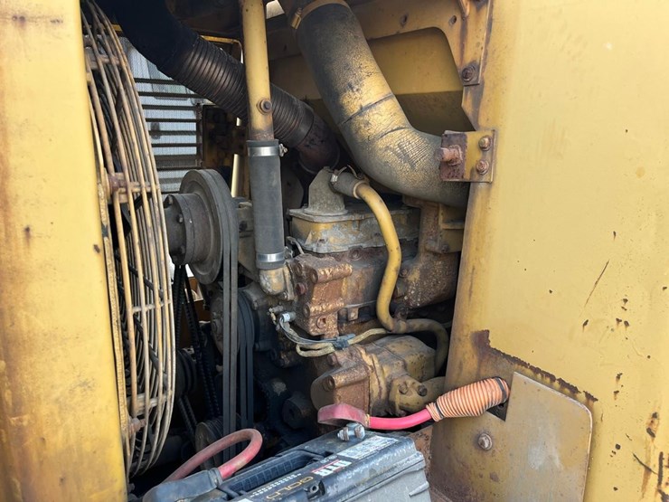 caterpillar-953-image-18