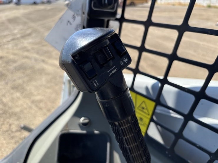 2022-bobcat-t450-image-22