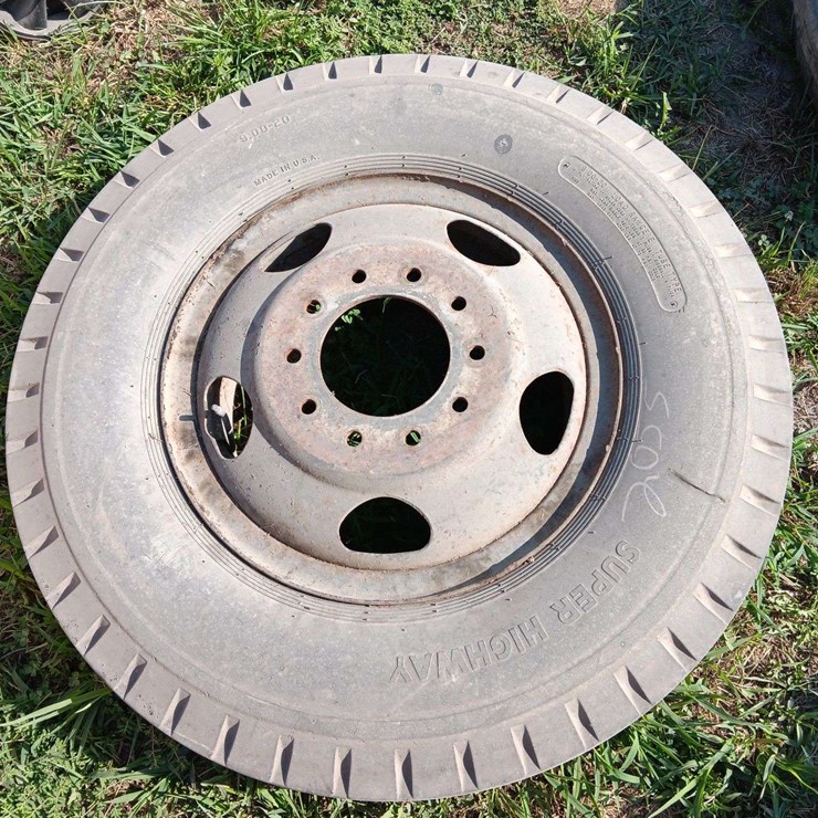 1 9.00x20 tire and rim off of 1967 chevy C50