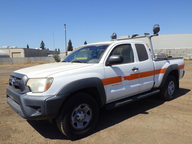 2014-toyota-tacoma-image-2