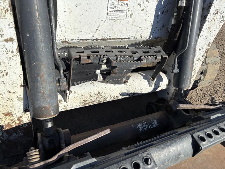 2019-bobcat-t740-image-12
