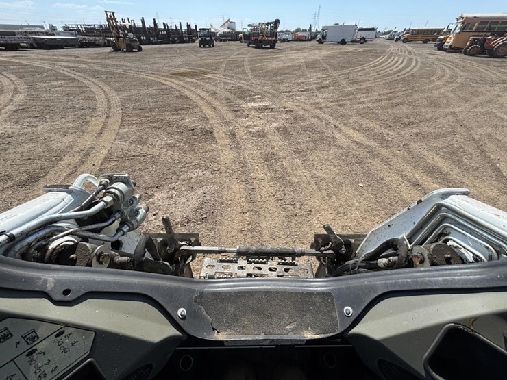 2022-bobcat-t450-image-19