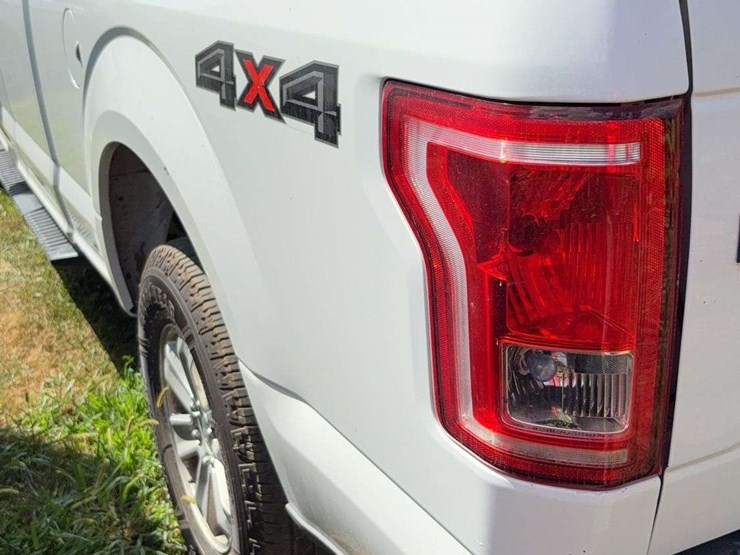 2017-ford-f150-image-14