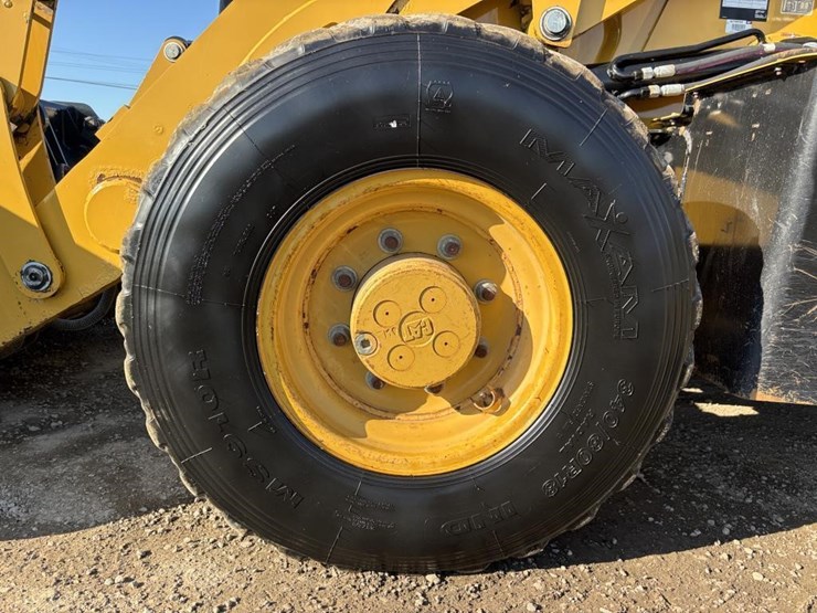 2018-caterpillar-420f2-it-image-26