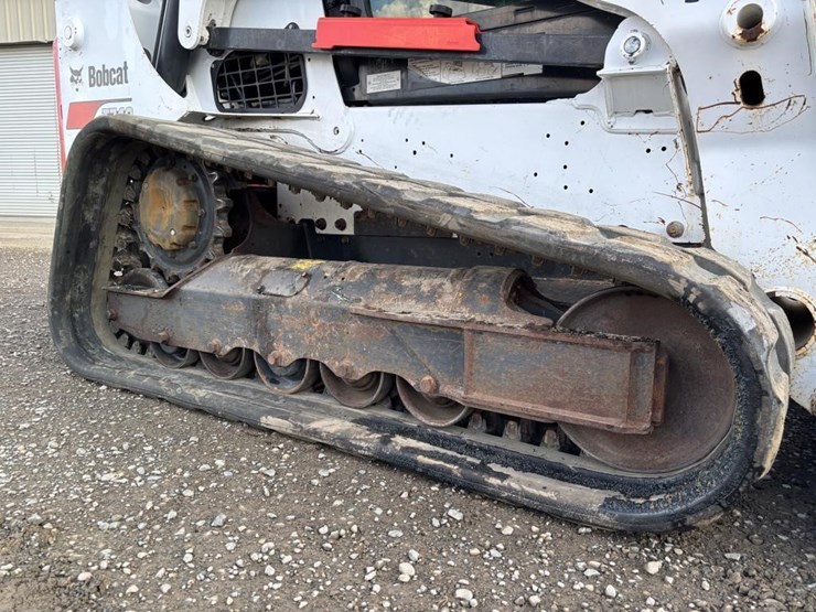 2019-bobcat-t740-image-17