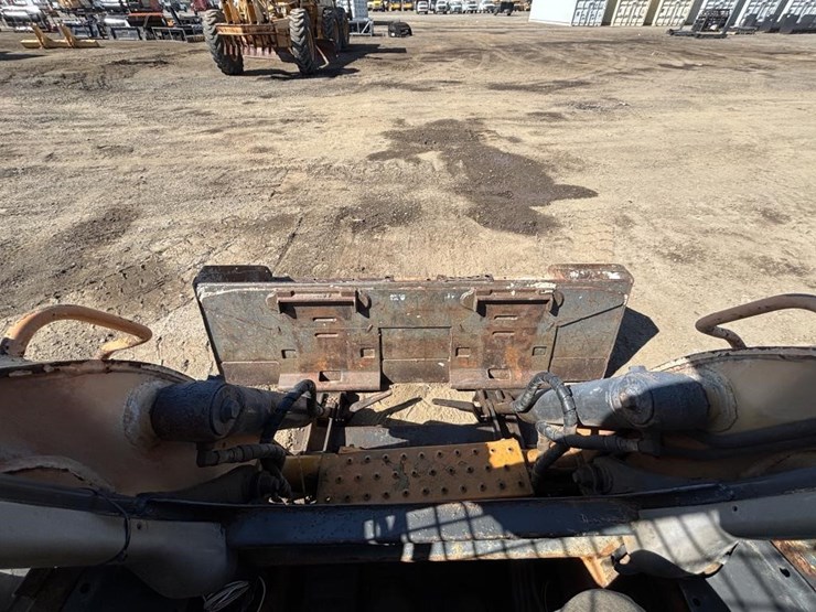 2015-case-sr240-image-21