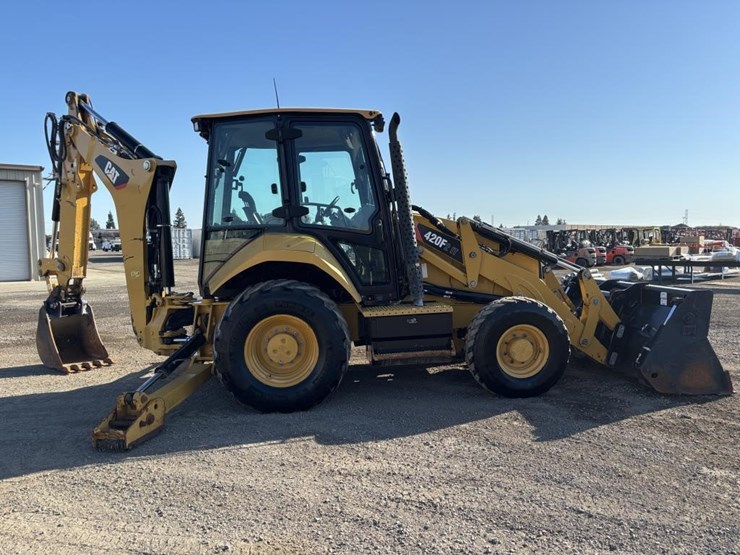 2018-caterpillar-420f2-it-image-7