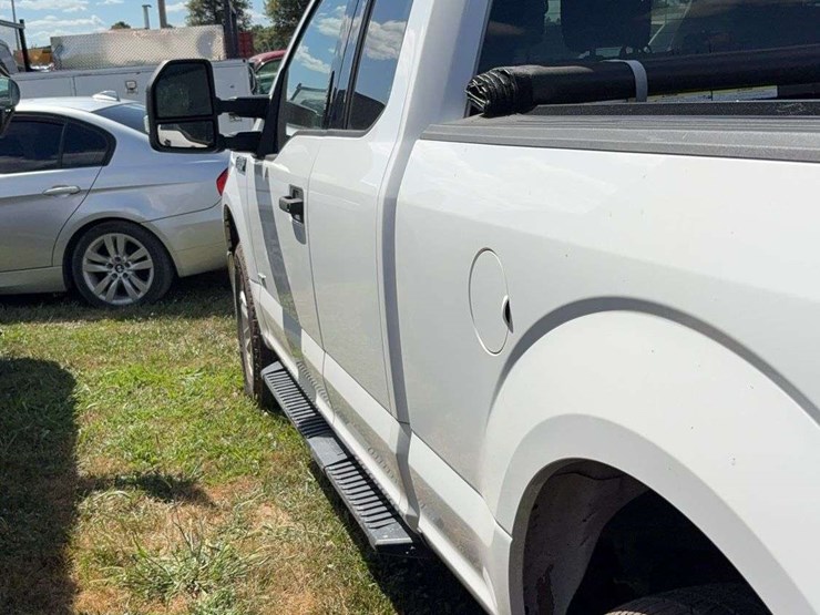 2017-ford-f150-image-15