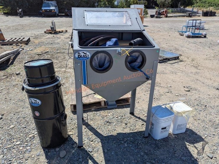 skatblast-sandblast-cabinet-image-3