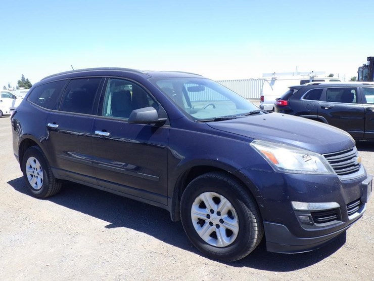 2017-chevrolet-traverse-image-3