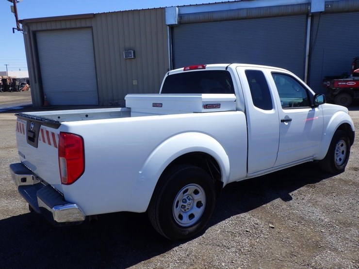 2016-nissan-frontier-image-3