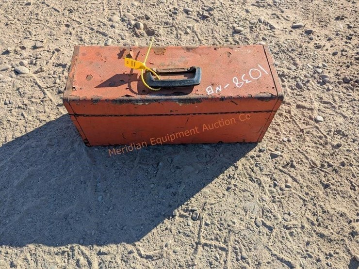 toolbox-w/-tools-image-3
