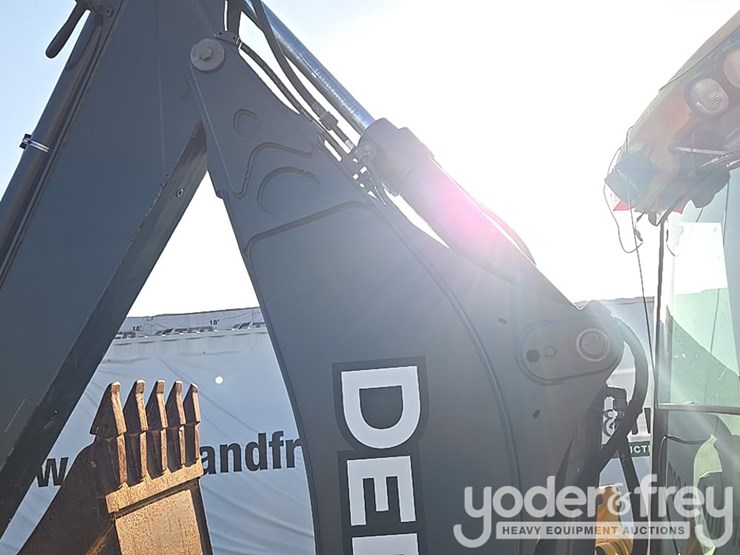 2019-deere-310l-image-56