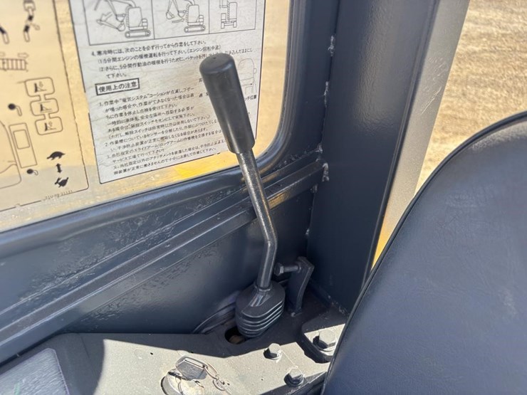 komatsu-pc12-image-23