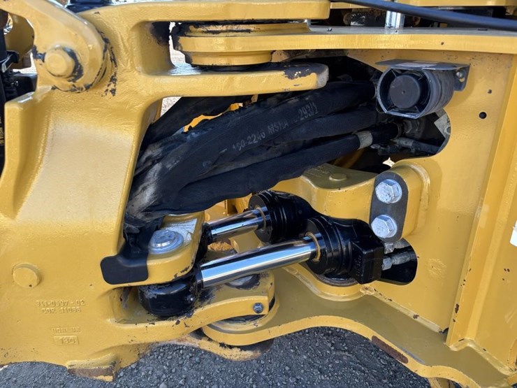 2018-caterpillar-420f2-it-image-23
