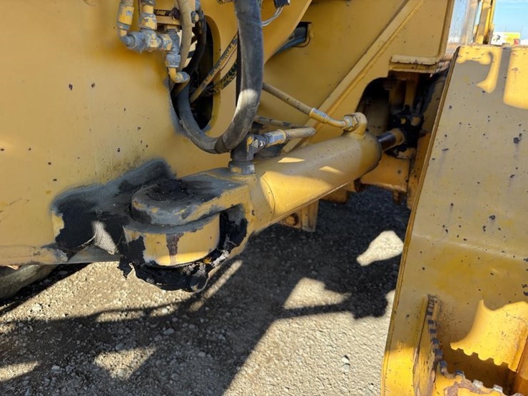 1991-deere-670b-image-30