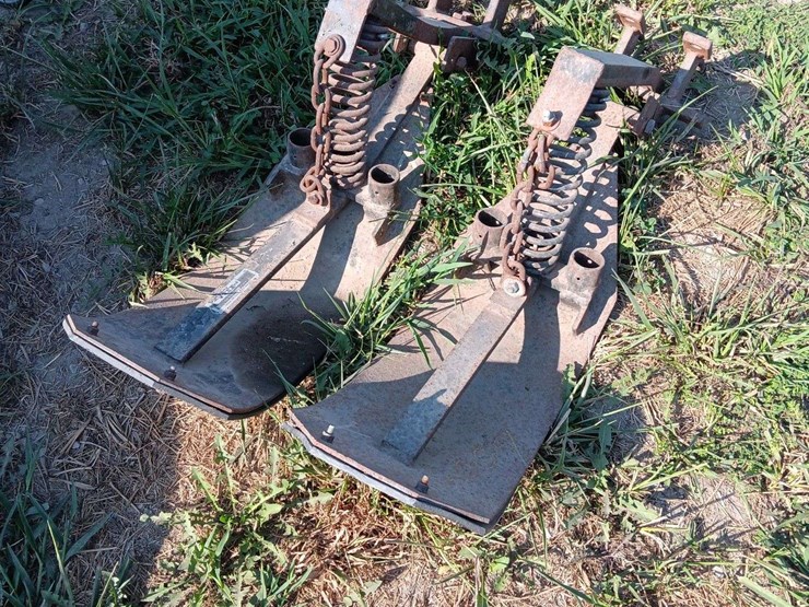 2-stalk-stompers-for-jd-93-series-combine-image-2