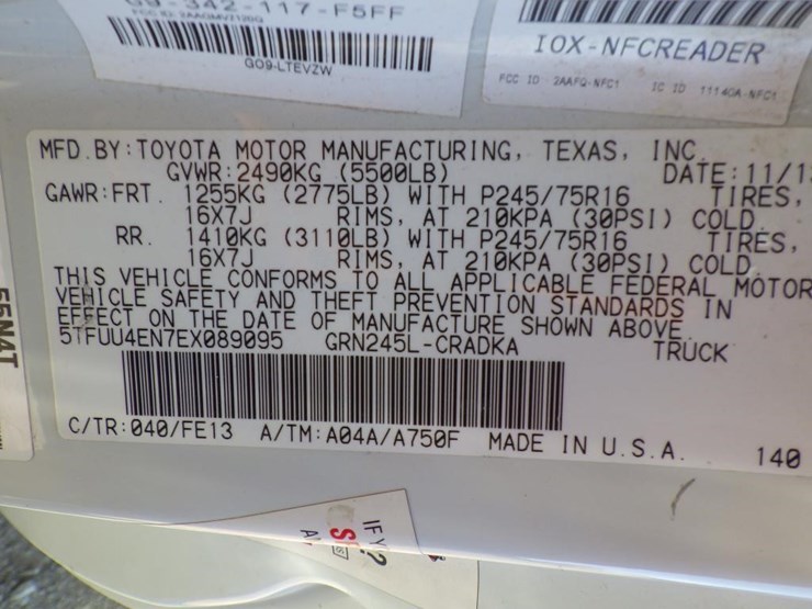 2014-toyota-tacoma-image-15