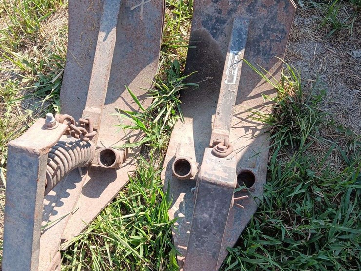 2-stalk-stompers-for-jd-93-series-combine-image-1