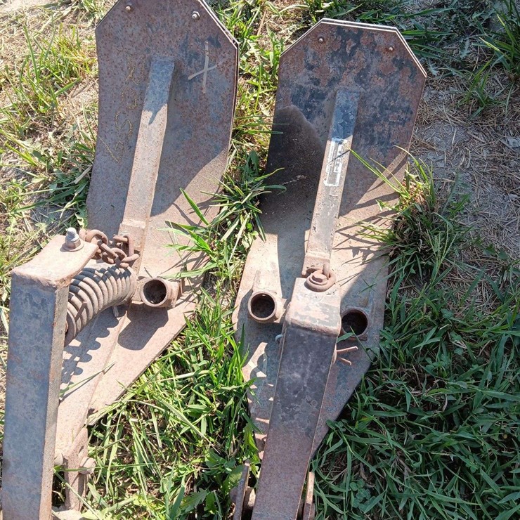 2 stalk stompers for JD 93 series combine