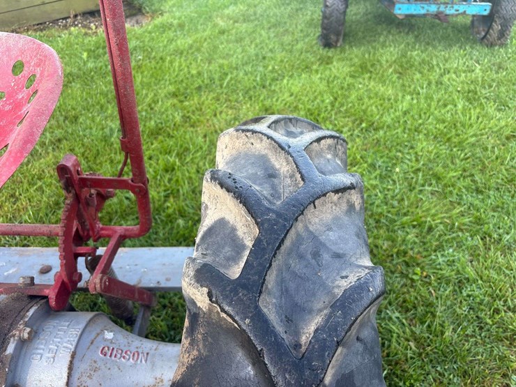 gibson-aeh-garden-tractor-image-78
