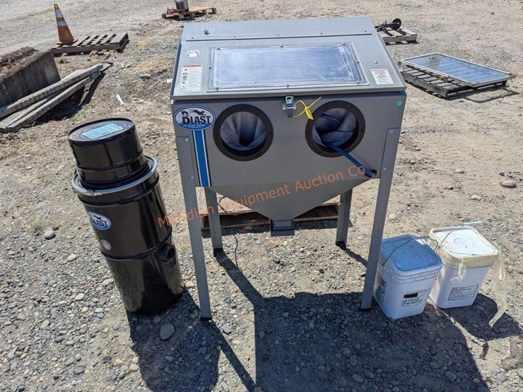skatblast-sandblast-cabinet-image-1