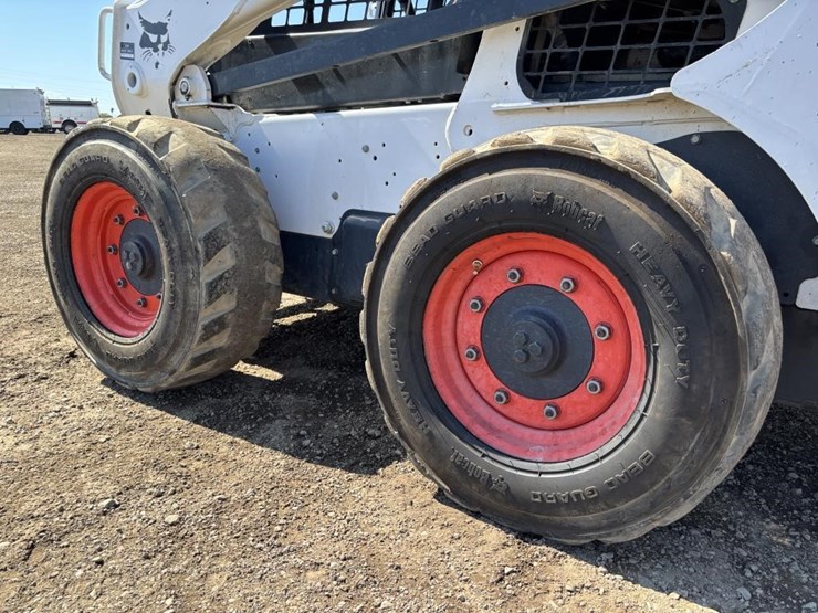 2021-bobcat-s740-image-14