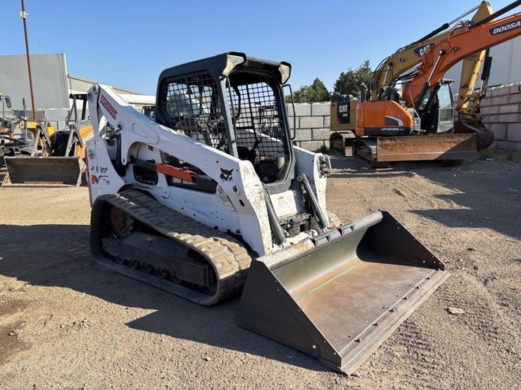 2019-bobcat-t740-image-2