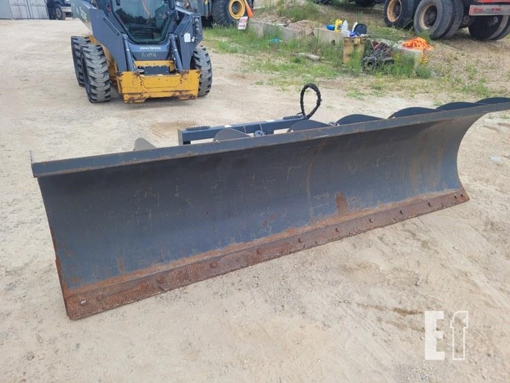 hydraulic-blade-skid-steer-blade-image-1