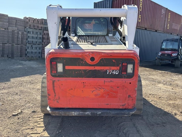 2019-bobcat-t740-image-8