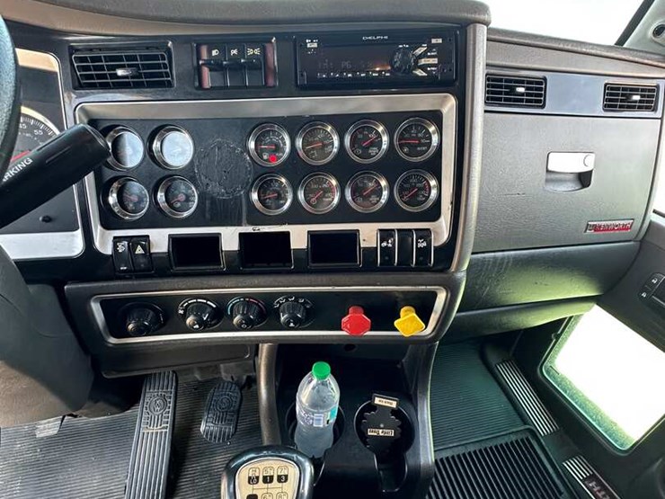 2014-kenworth-t660-image-11